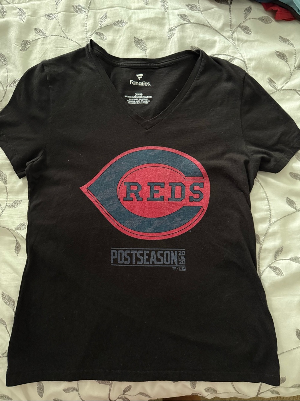 Fanatics Cincinnati Red’s Black V-Neck Women's Tee